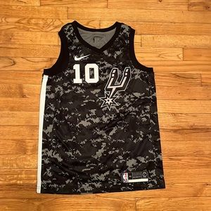 Worn once Nike dri fit demar derozan jersey